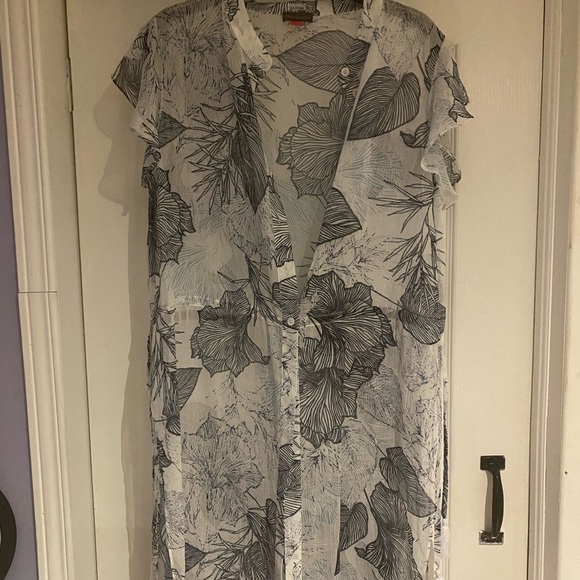 Vince Camuto tunic - Picture 5 of 9